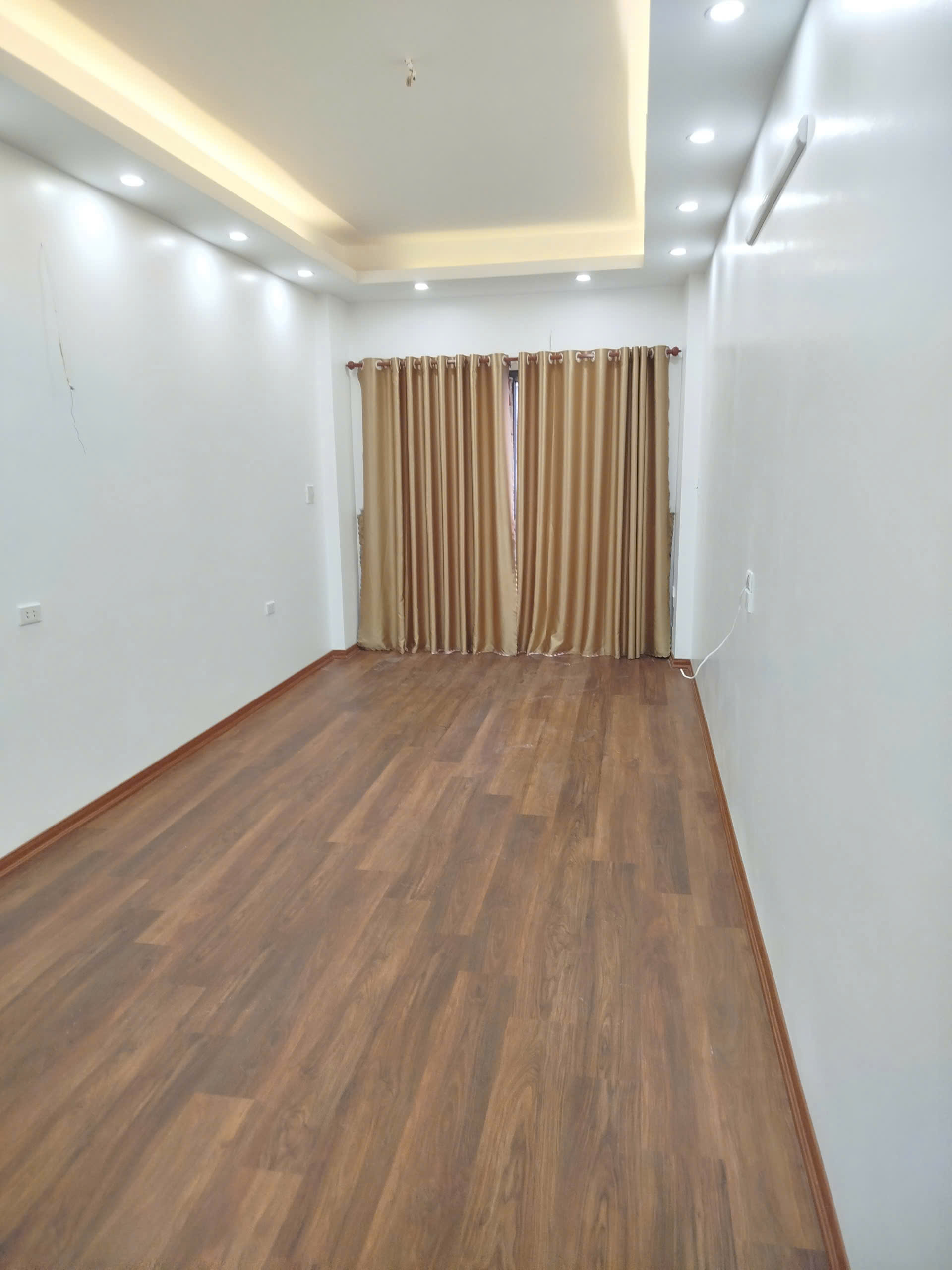 Cho thuê nhà nguyên căn mới kinh kong ngõ 100 Thúy Lĩnh, 33m2 x 5 tầng, 3 ngủ kk, 8 Triệu - Ảnh 1